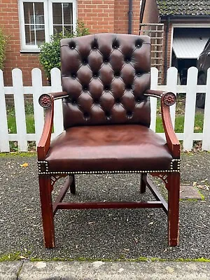 Stunning Vintage Brown Leather Chesterfield Gainsborough Library Chair  • £250