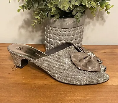 J Renee Size 9M Gray Metallic Open Toe Shoes Mules • $29.95