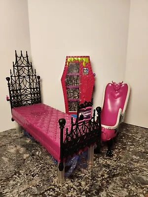 Monster High Doll Floating Bed Bath Tub Vending Machine Lot • $20