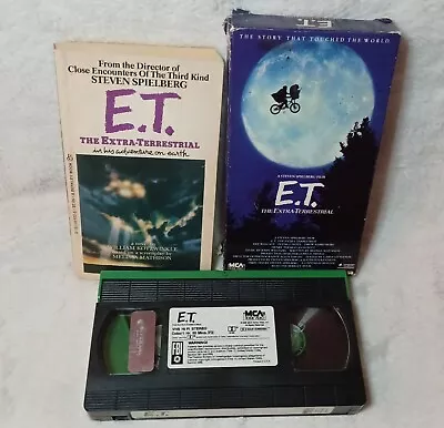 Vintage E.T The Extraterrestrial Lot Of 2 E.T The Book & E.T The Movie VHS 1982 • $19.99