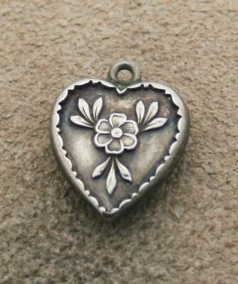 VINTAGE STERLING PUFFY HEART CHARM - Flower & Leaves With Scalloped Border • $24.99