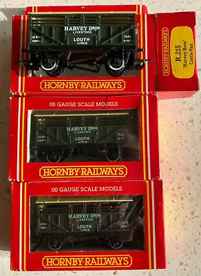 R215 HORNBY Cattle Vans 'Harvey Bros'   3 Of   UNUSED • £30