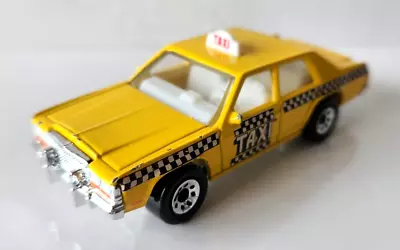 1997 Matchbox Ford LTD Yellow Taxi 1:69 Thailand  Diecast Rare Vintage Toy Car • $10.71