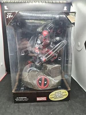 Marvel Deadpool Finders Keypers Comics Collector's 10  Statue VGC NO KEYCHAIN  • $80.96