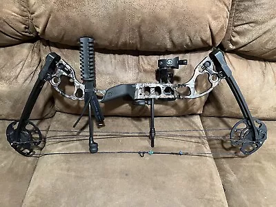 Quest G5 Radical Compound Bow • $300