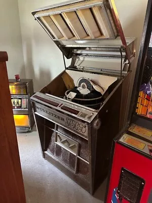 Wurlitzer Jukebox 2700 • $375