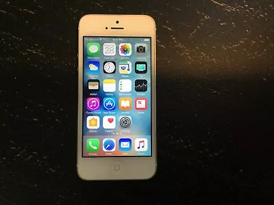 Apple IPhone 5 - 16GB - White & Silver (Sprint) A1429  READ DESCRIPTION • $14.99