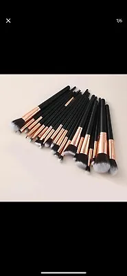 Make Up Brush Set • £15