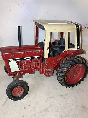 VINTAGE INTERNATIONAL 1086 TRACTOR 1/16th SCALE IH ERTL WF Cab • $47.99