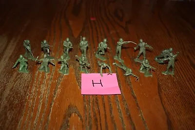 Marx Army Battleground 16-Piece Lot Of Vintage American Soldiers Tank H - MPC • $23.99