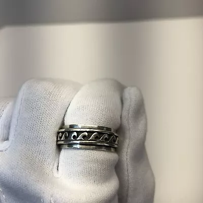 925 Sterling Silver Men’s Ring Waves Design - Weighs 8.9 Grams - US Size 8 • $15