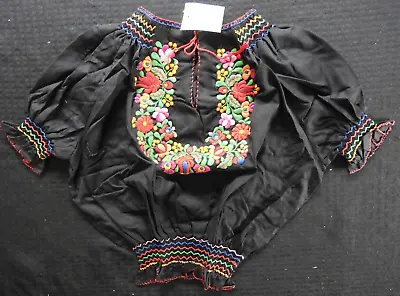 VINTAGE HUNGARIAN TOP~Floral Embroidered Peasant/MATYO/Ethnic Top ~ Young Girls • $34.95