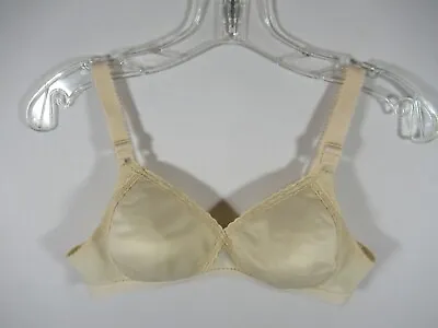 Vintage Playtex Cross Your Heart Bra 34A Beige Lightly Lined Wirefree Style 655 • $23.99