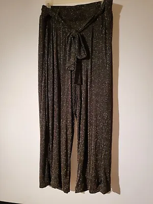 NWT Torrid Black And Gold Metallic Pin Stripe High Waisted Pallazo Pants Sz 2 • £26.99