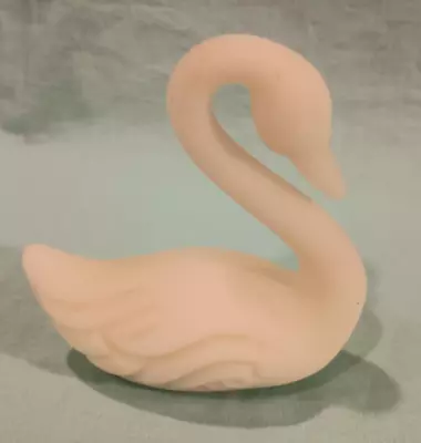 Vintage Fenton Satin Light Yellow Custard Uranium Swan   • $22.50