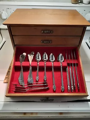 Oneida Stainless  Vinland  Flatware Set 160 Pcs. Svc. For 12 • $125