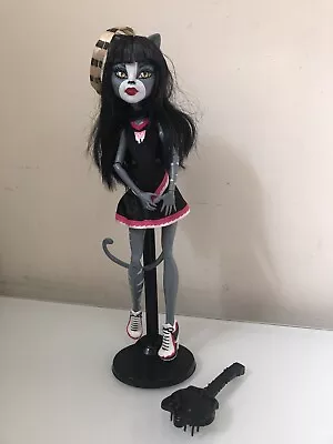 MONSTER HIGH FEARLEADING EXCLUSIVE CHEERLEADING WERECAT TWINS Purrsephone Doll • $44.08