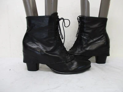 $26.95 • Buy  EVERYBODY BY B.Z. MODA Black Leather Zip Lace Ankle Boots Womens Size 41 EUR