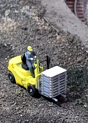 Model Railroad N Scale Fork Lift. Painted And Essembled Includes Driver. • $13.99