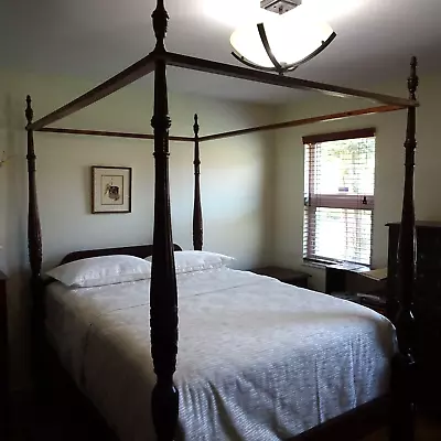 COUNCILL CRAFTSMEN Mahogany Chippendale Full Size Rice Carved Four Poster Bed • $800