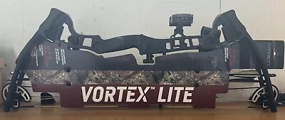 NEW-Barnett Vortex Lite Junior Right-Handed 18-29lbs Compound Bow 22-25 Draw • $99