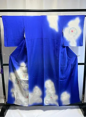 Vintage Japanese Kimono - Beautiful Silk Kimono Robe • $48