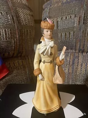 1981 Avon President's Club Award Mrs. Albee Porcelain Victorian Figurine 9” Tall • $0.99