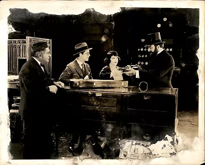 KC15 Orig Photo EARLY 1900s SILENT FILM SCENE CINEMA HISTORY MAYBE HAROLD LLOYD • $9.99