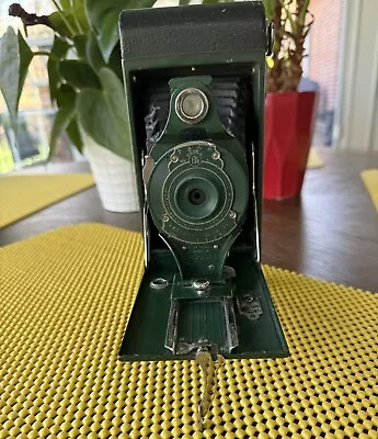 Kodak No 2A Folding Rainbow Hawk-Eye Model B Camera 1931 To 1933 • $77