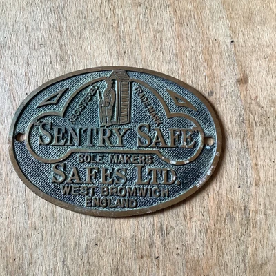 £5 • Buy Vintage Sentry Safe Small Metal Plaque 