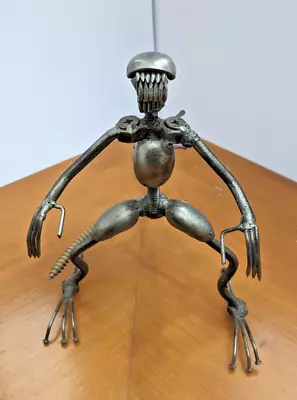 Sparkplug Scrap Metal Art Alien Vs Predator Steel Sculpture / Figurine • £40