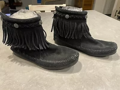 Minnetonka Moccasins High Top Fringe Ankle Boot Black Suede 7.5 EUC • $23.95