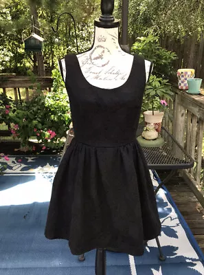 Princess Vera Wang Sleeveless Black Dress Fit & Flare Mesh Zip Back Size 9 Cute! • $14.95