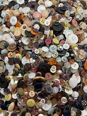 Buttons Lot 300 Mixed Assorted Different Sizes Vintage And New • $13.25