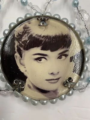 $19.99 • Buy Audrey Hepburn Breakfast At Tiffany’s Photo Pendant Necklace Faux Blue Pearls￼