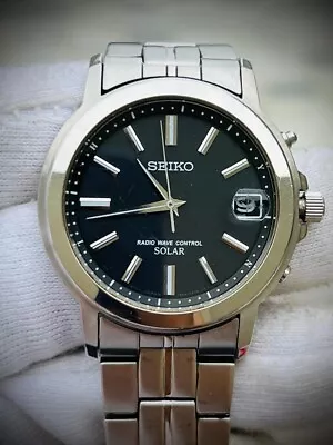 Vintage Seiko Solar Radio Wave Controlled Black Dial 37mm Mens Watch Beautiful • £85