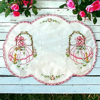 Vintage Handmade Linen White Cotton Cottagecore Embroidered Pink Crocheted Edge • $19.99