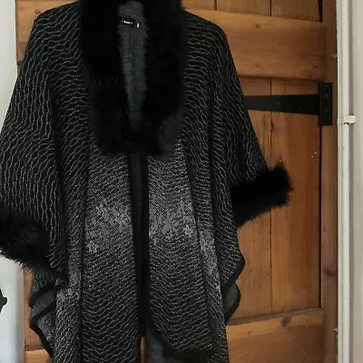 £5 • Buy Ladies Onesize Fur Trimmed Poncho Cardigan Black