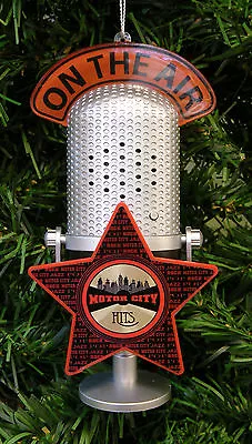 MOTOR CITY HITS 50s STYLE MICROPHONE ILLUMINATED MUSICAL CHRISTMAS TREE ORNAMENT • £17.94