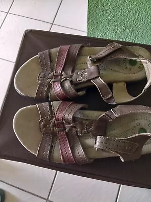 Women’s Earth Origins  Size 6.5  Leather  Sandals D • $10.99