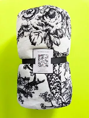 Victoria's Secret VS Black And White Sherpa Blanket 50 X60  - Perfect Gift • $52.99