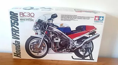 Tamiya 1:12 Scale Honda VFR750R RC30 Red White Blue Motorbike Plastic Model Kit • £21.99