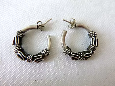 Vimtage Silver Finish Hoop Earrings Bali-Style Design Pierced 1  Inch • $9.95