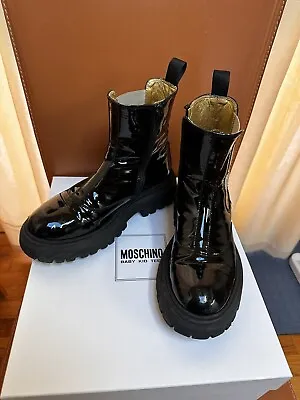 MOSCHINO KIDS TEEN Logo Patent Leather Boots Size EU 36 • $145