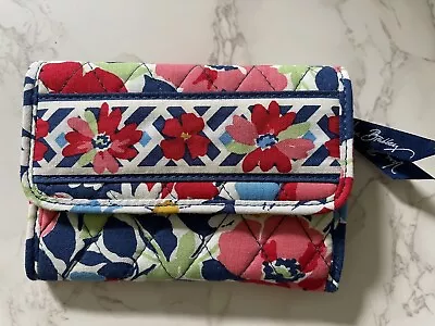 Vera Bradley Trifold Wallet In Summer Cottage Quilted • $19.99