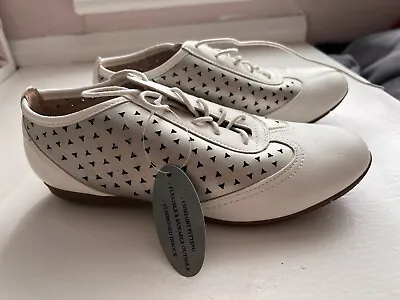 Nature’s Own Comfortable Lace Up Leather Shoes Size 5E  • £18