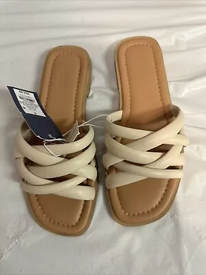 Universal Threads Womens Sandals Biege/tan Memory Foam • $10