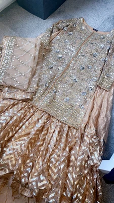 £150 • Buy Pakistani Wedding Clothes Size Large Lengha Allechant Original Gold/ Peach