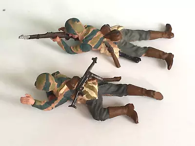 2 X MODEL KIT ?. WWII GERMAN ARMY INFANTRY SOLDIERS. 1/35 SCALE. PAINTED • £1