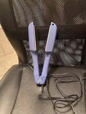 VIDAL SASSOON Ceramic Flat Iron Hair Straightener Model VS129 Blue • $7